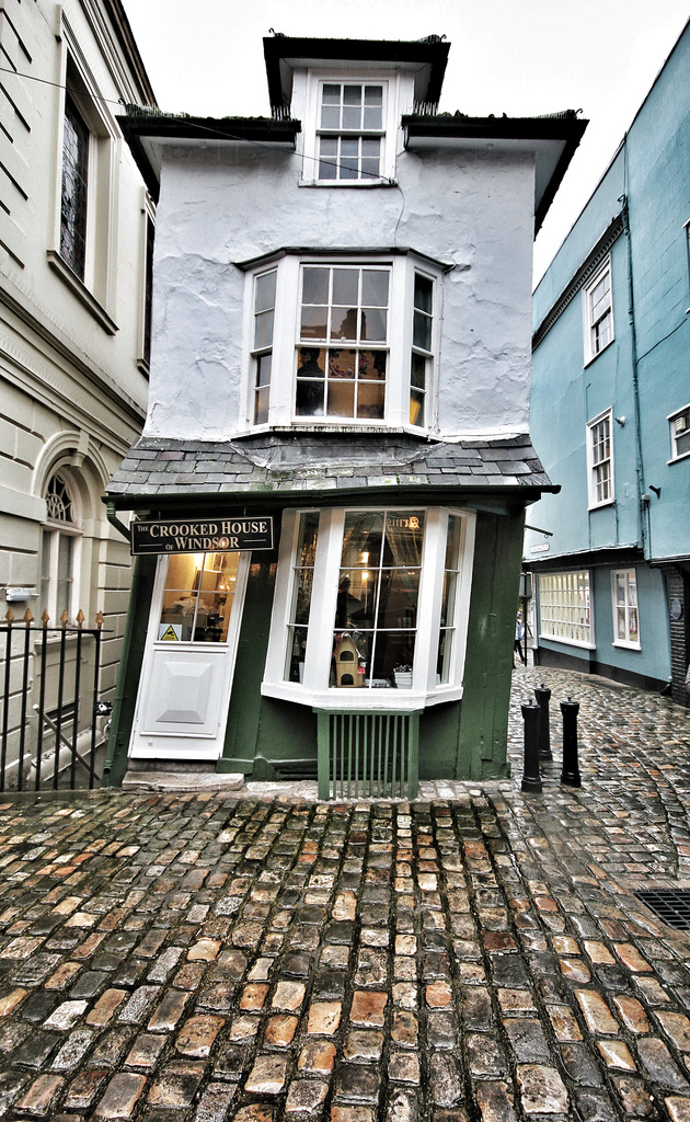The-Crooked-House-of-Windsor